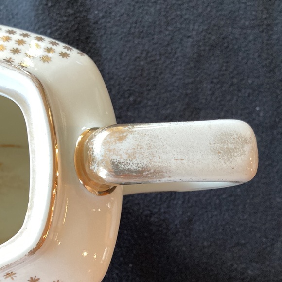 Vintage Hall 6 Cup Ivory Gold Teapot - Picture 8 of 16